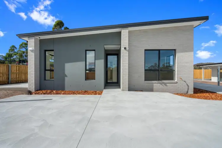 2/3 Lowmore Avenue, Rokeby TAS 7019