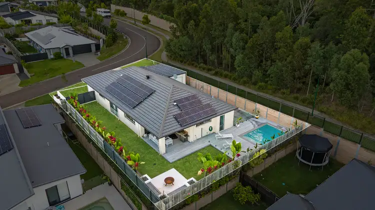 48 Hoop Pine Circuit, Maudsland QLD 4210