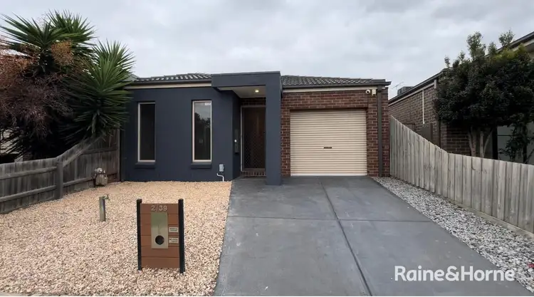 Main view of Homely unit listing, 2/39 Springleaf Road, Tarneit VIC 3029