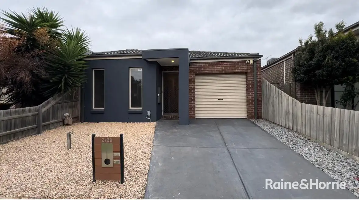 Main view of Homely unit listing, 2/39 Springleaf Road, Tarneit VIC 3029
