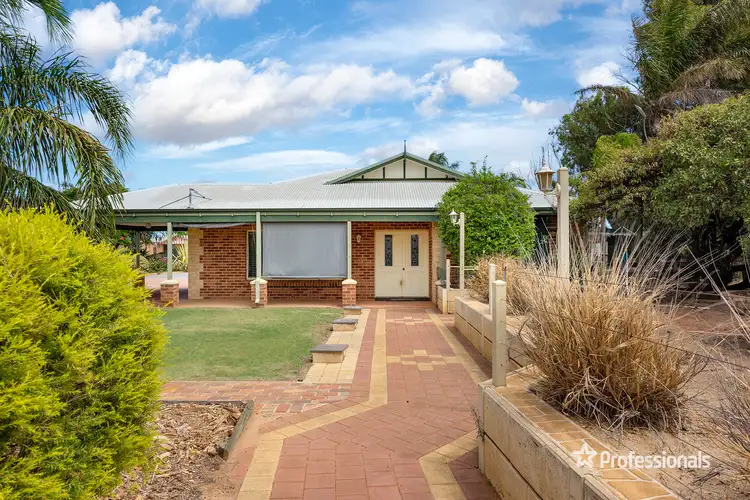 Second view of Homely house listing, 8 Willow Court, Strathalbyn WA 6530