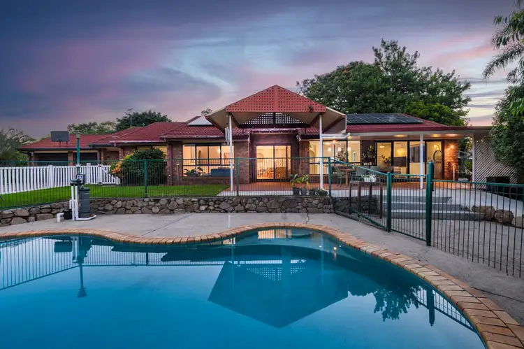 6 Kuranya Court, Arana Hills QLD 4054