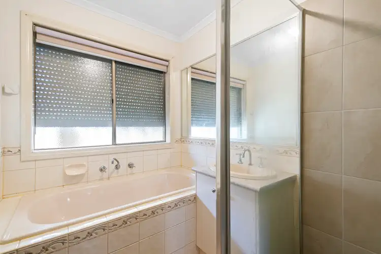 Fifth view of Homely house listing, 14 Bennett Court, Sunbury VIC 3429