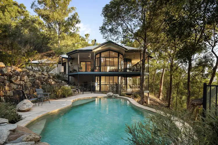 7 Dickens Place, Samford Valley QLD 4520