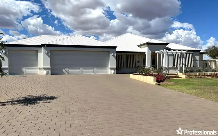 40 Honeysuckle Boulevard, Woorree WA 6530