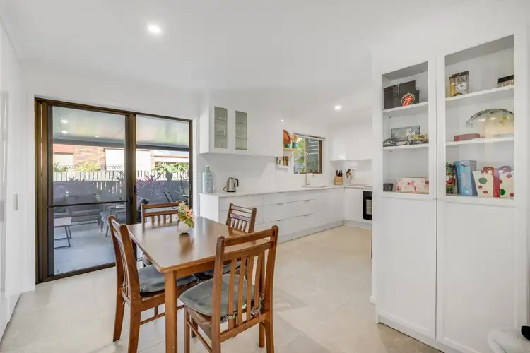 2/1 Ramsay Crescent, Golden Beach QLD 4551