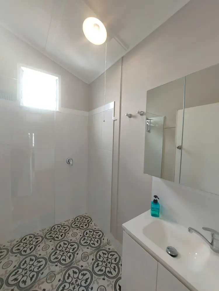 69 Livingstone Street, Berserker QLD 4701