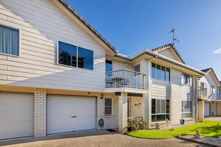 2/2A Kitchener Street, Golden Beach QLD 4551