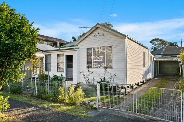 8 Denison Street, Wollongong NSW 2500