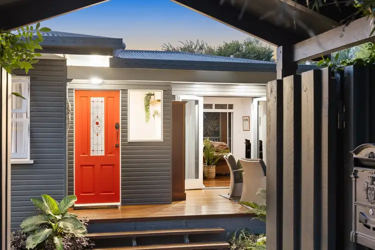 27 Oakey Street, Stafford Heights QLD 4053