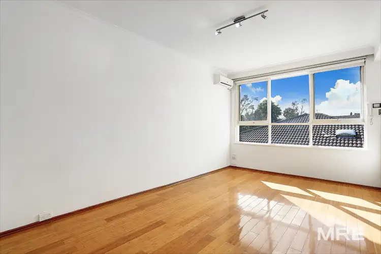 Second view of Homely apartment listing, 4/33 Gardenia Road, Gardenvale VIC 3185