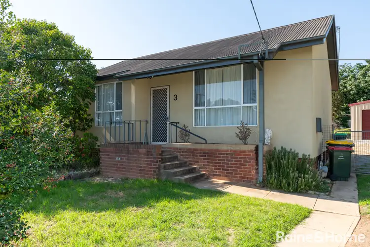 3 Gowrie Parade, Mount Austin NSW 2650