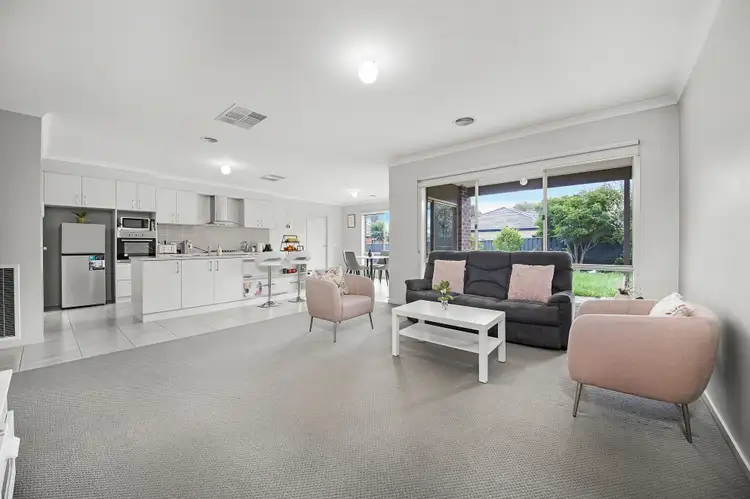 Seventh view of Homely house listing, 32 Grovedale Way, Manor Lakes VIC 3024