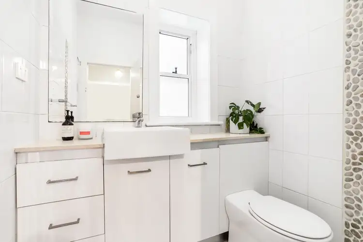 Sixth view of Homely apartment listing, 4/60 Ramsgate Avenue, Bondi Beach NSW 2026