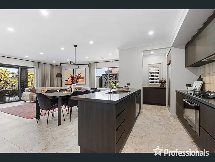 Fifth view of Homely house listing, 10 Debut Avenue, Tarneit VIC 3029