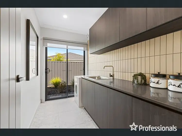 Seventh view of Homely house listing, 10 Debut Avenue, Tarneit VIC 3029
