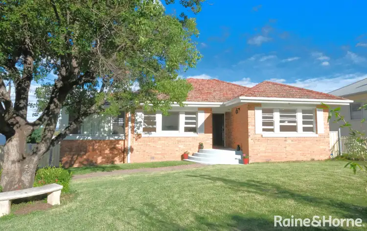 6 Lewin Street, Inverell NSW 2360