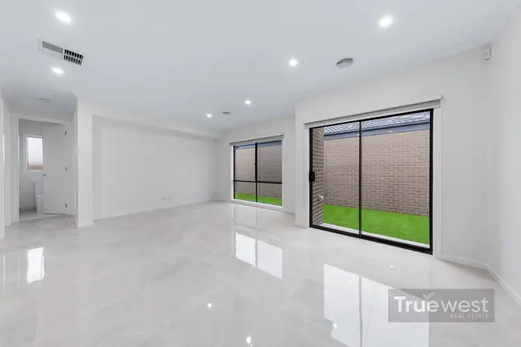 Fifth view of Homely house listing, 89 Paskas Drive, Fraser Rise VIC 3336