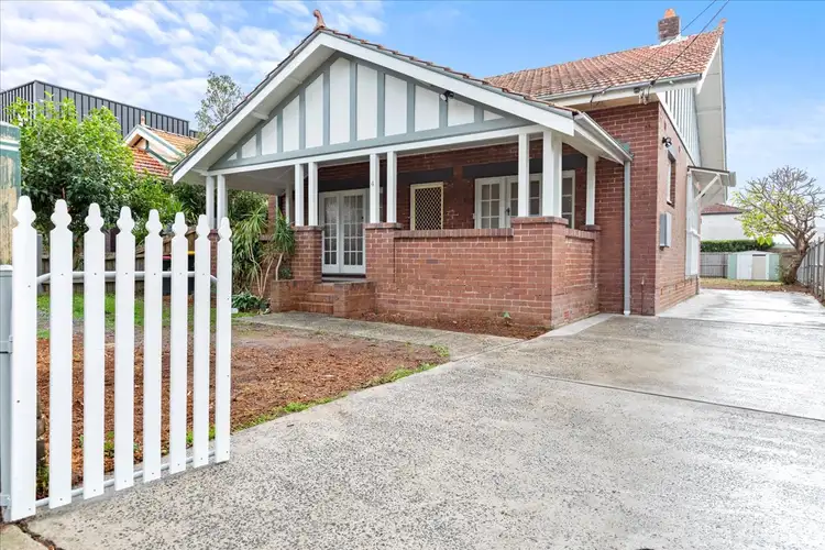 4 Russell Street, Russell Lea NSW 2046