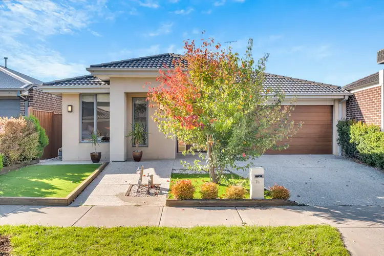 16 Rathdowne Drive, Mickleham VIC 3064