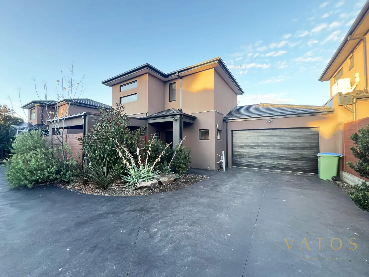 Main view of Homely townhouse listing, 2/4 Scott Grove, Somerville VIC 3912