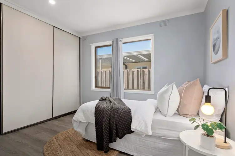 Fourth view of Homely house listing, 5 Earlsfield Court, Deer Park VIC 3023