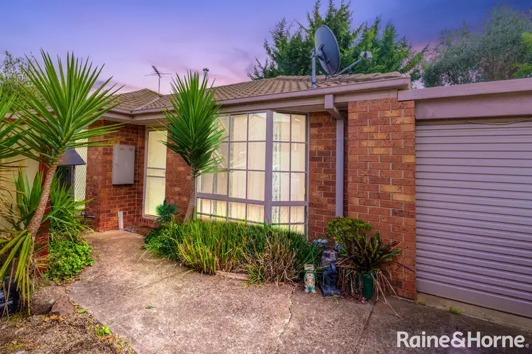 2/10 Benjamin Court, Kurunjang VIC 3337
