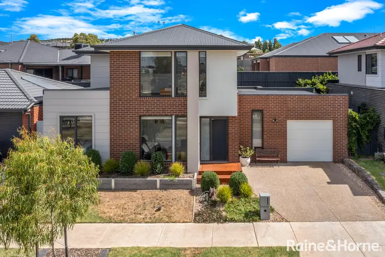 27 Angelas Way, Sunbury VIC 3429