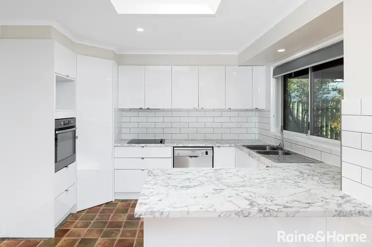 Fourth view of Homely house listing, 10 Azalea Place, Lake Albert NSW 2650