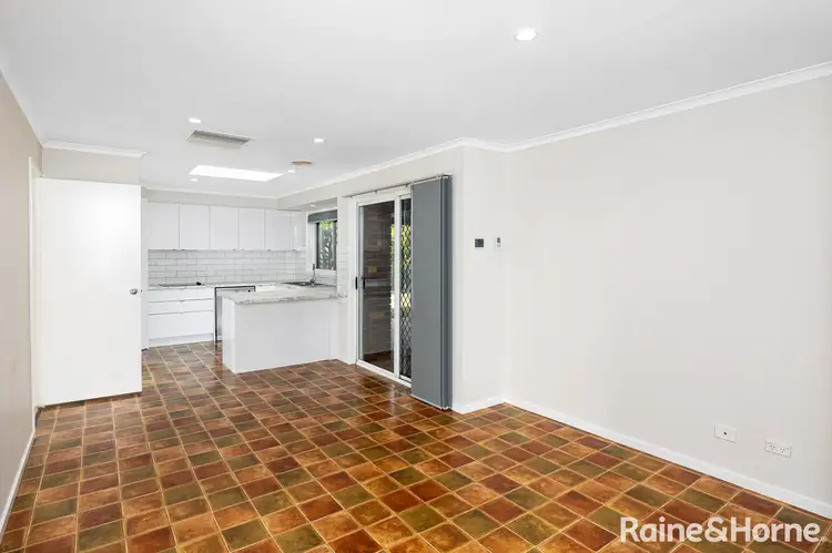 Fifth view of Homely house listing, 10 Azalea Place, Lake Albert NSW 2650