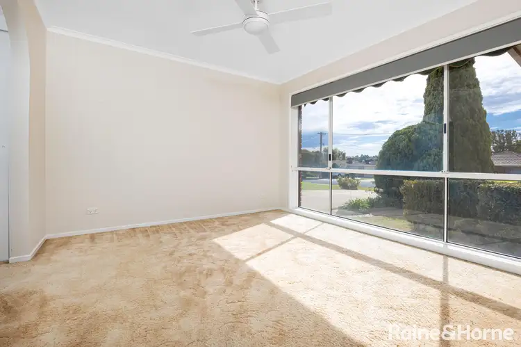 Sixth view of Homely house listing, 10 Azalea Place, Lake Albert NSW 2650