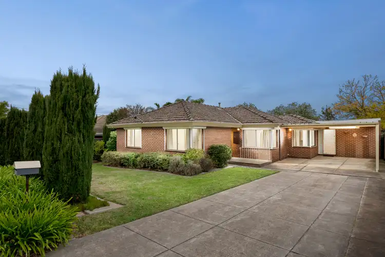 27 Ruthven Street, Sunbury VIC 3429
