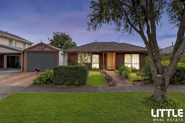 18 Denham Crescent, Cranbourne North VIC 3977