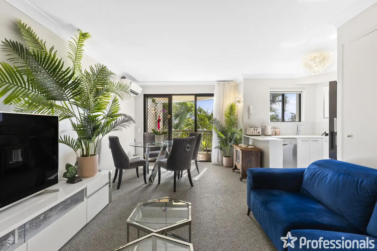 Main view of Homely unit listing, 30/5 Fourth Avenue, Burleigh Heads QLD 4220
