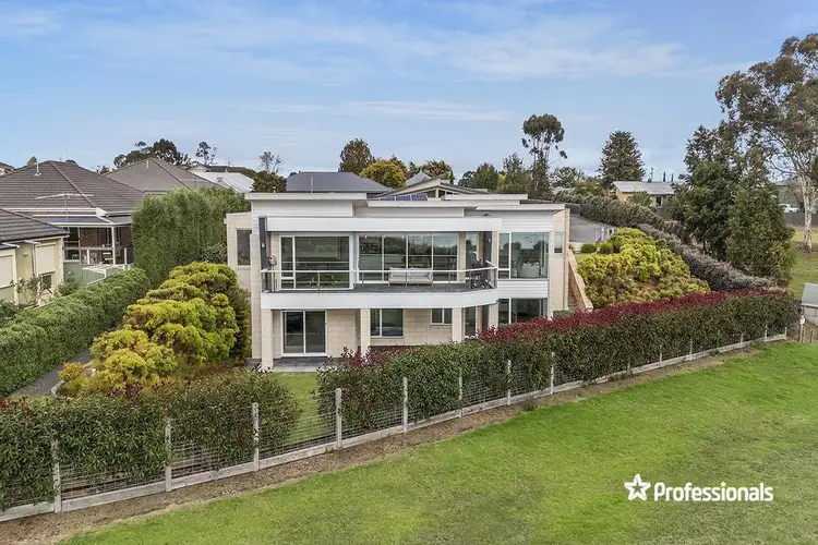 Main view of Homely house listing, 3 Edradour View, Hamilton VIC 3300