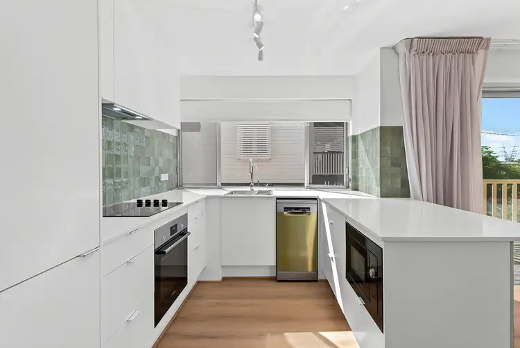 38 Riddell Street