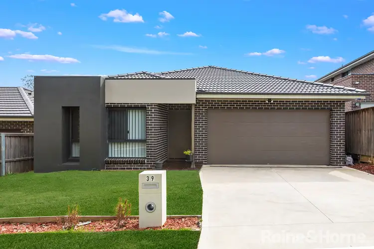 39 Jacka St
