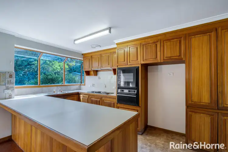 Fifth view of Homely house listing, 3 Desmond Crescent, Romsey VIC 3434