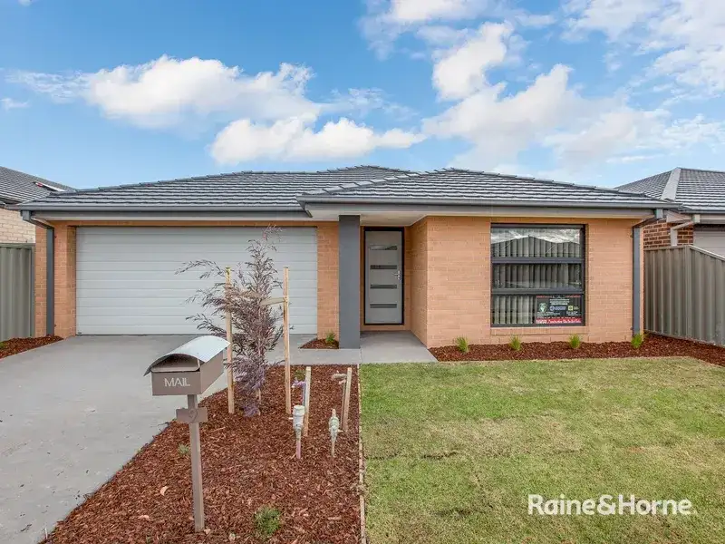 Main view of Homely house listing, 9 Yellow Robin Circuit, Cranbourne East VIC 3977