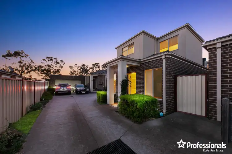 2/24 McBurnie Drive, Kurunjang VIC 3337