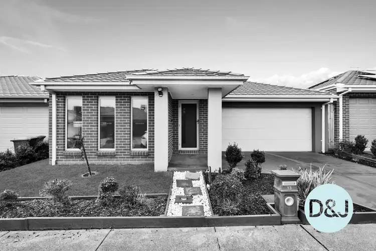 13 Bessie Drive, Cranbourne West VIC 3977