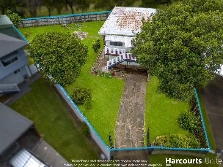 4 Barry Court, Woody Point QLD 4019