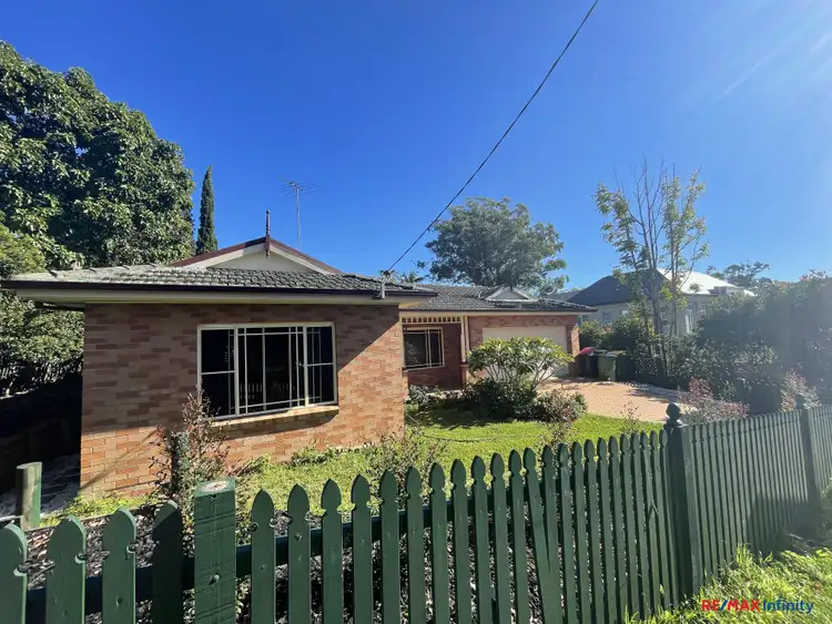 2 Raymond Avenue, Warrawee NSW 2074