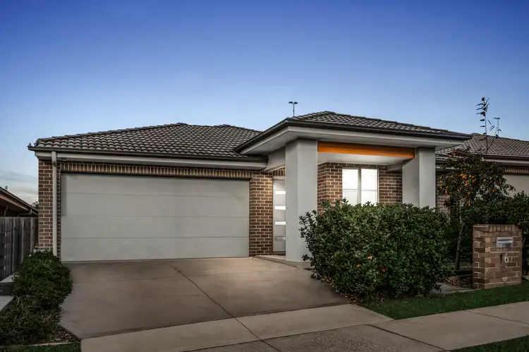 16 Hassall Way, Glenmore Park NSW 2745