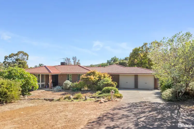 11 Kevin Road, Kelmscott WA 6111