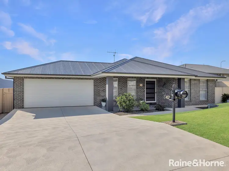 42 Newlands Crescent, Kelso NSW 2795