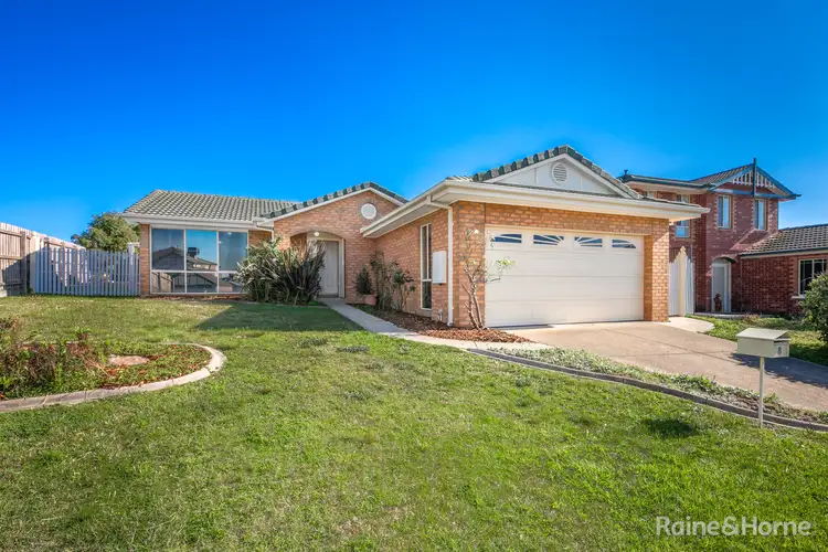 8 Merton Close, Sunbury VIC 3429