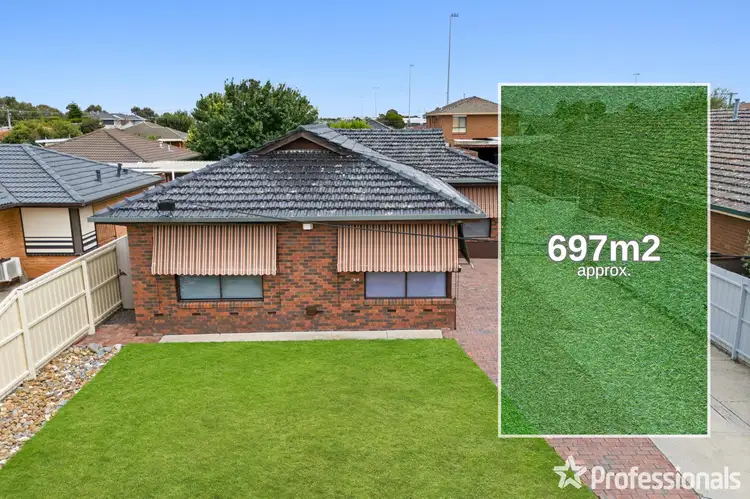 15 WAKOOL AVENUE, Deer Park VIC 3023