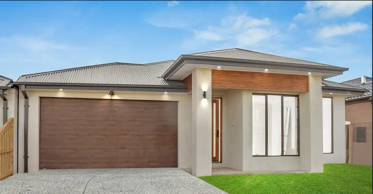 20 Hampshire av, Rockbank VIC 3335