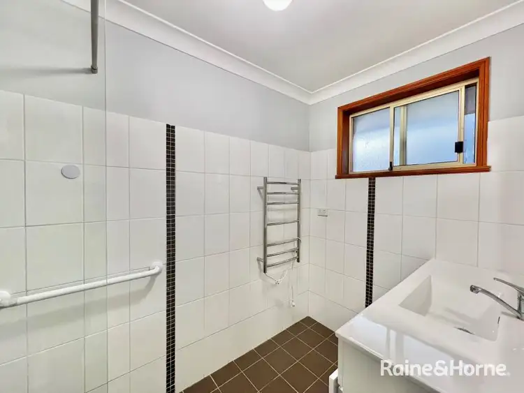 Third view of Homely semi-detached listing, 2/46 Boyd St, Kelso NSW 2795